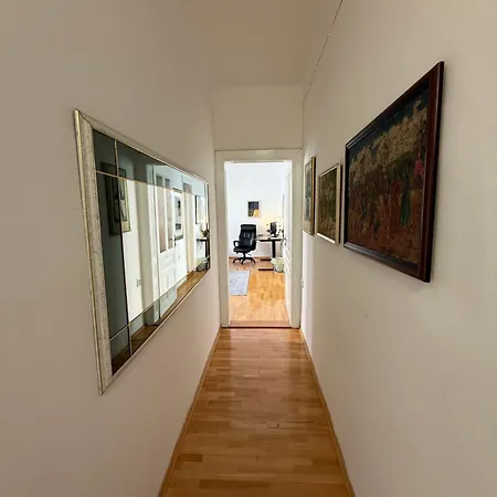 Mery Old Town Free Parking