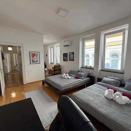 Mery Old Town Free Parking